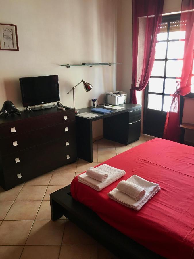 Casa Delfino - Appartamento Centro Storico A Due Passi Dalla Spiaggia & Mare, Porto & Ferrovia Civitavecchia Extérieur photo